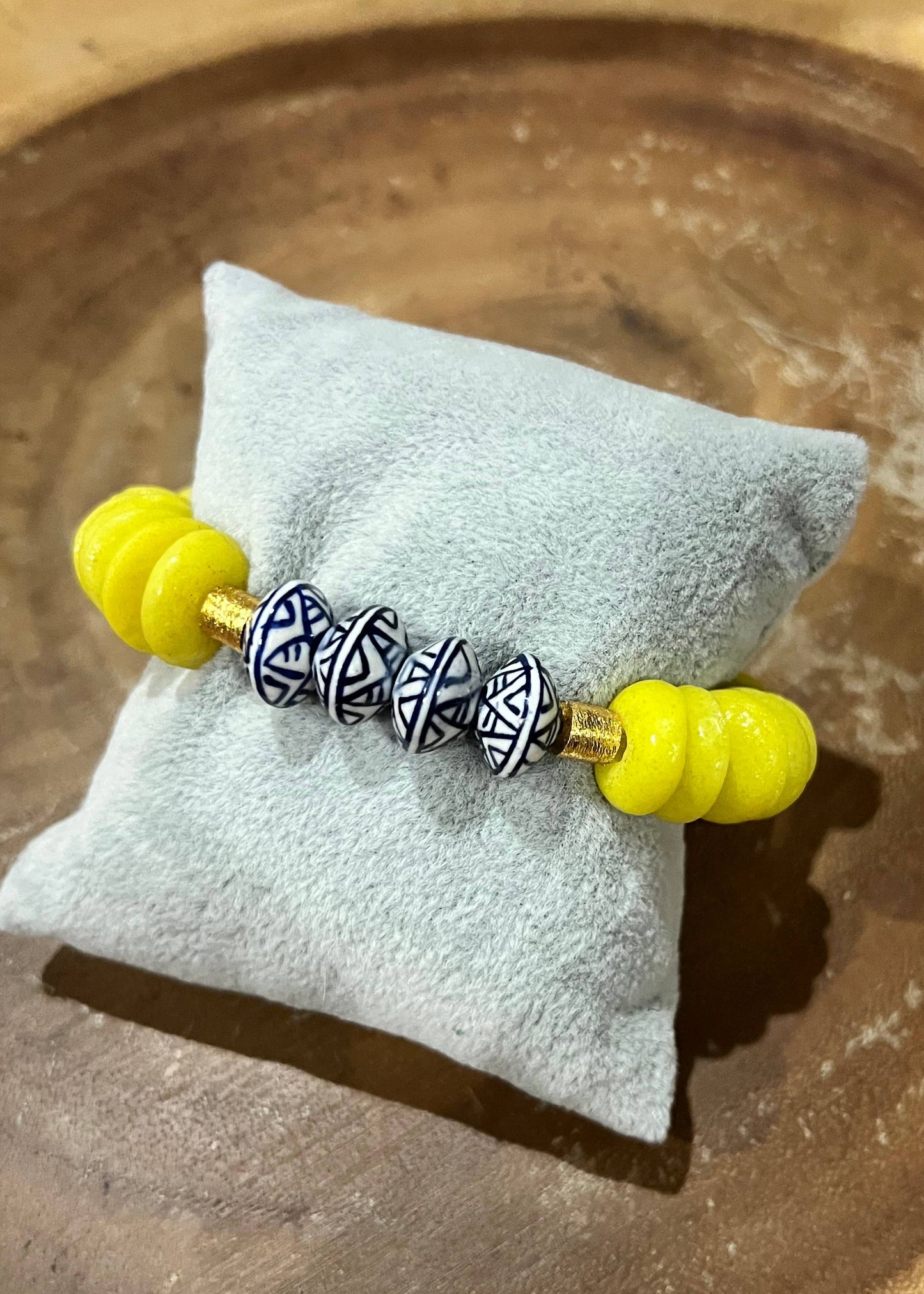 Ashanti Glass & Chinoiserie Saucer Bead Bracelet - Yellow