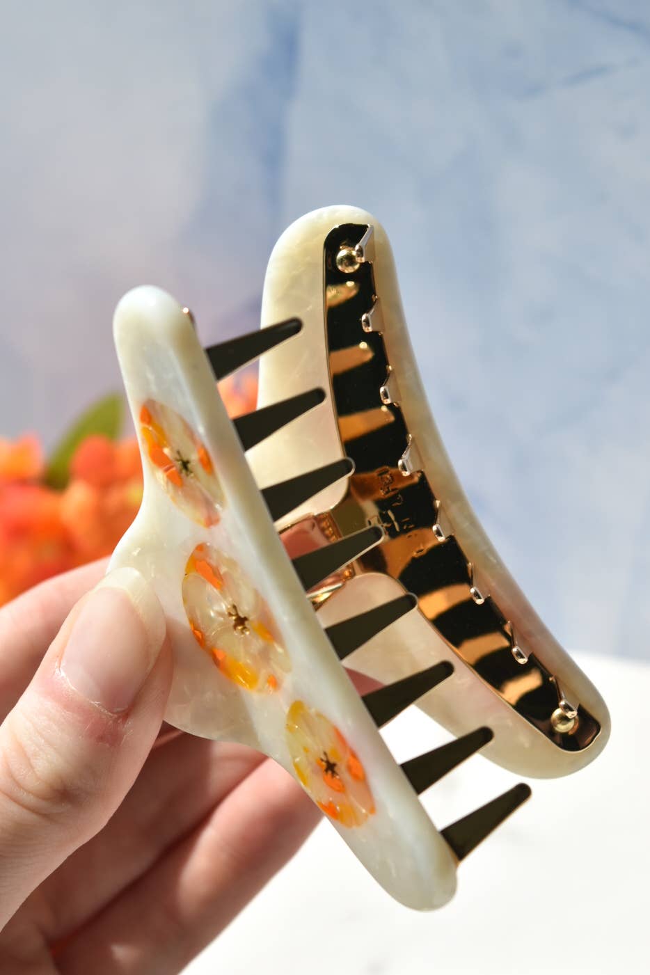 French Round Three Poppy Claw | White Orange Flower Acetate Claw