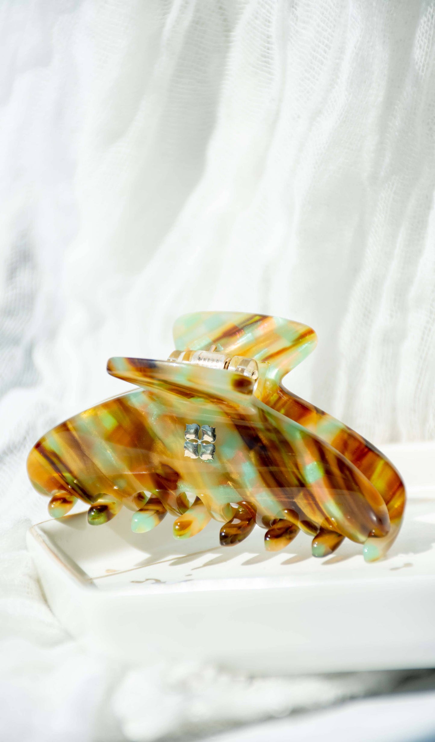 Glamour Grip Mini Claw in Fools Gold