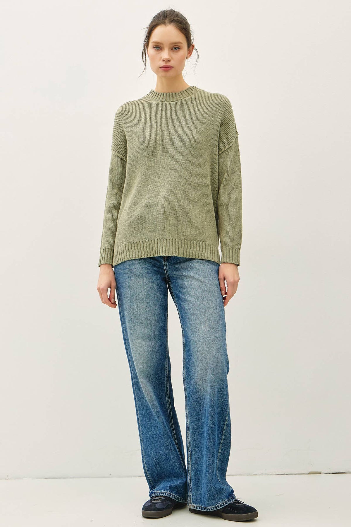 OVERSIZE CUT SWEATER WITH RIBBING ACCENTS: VANILLA / ML