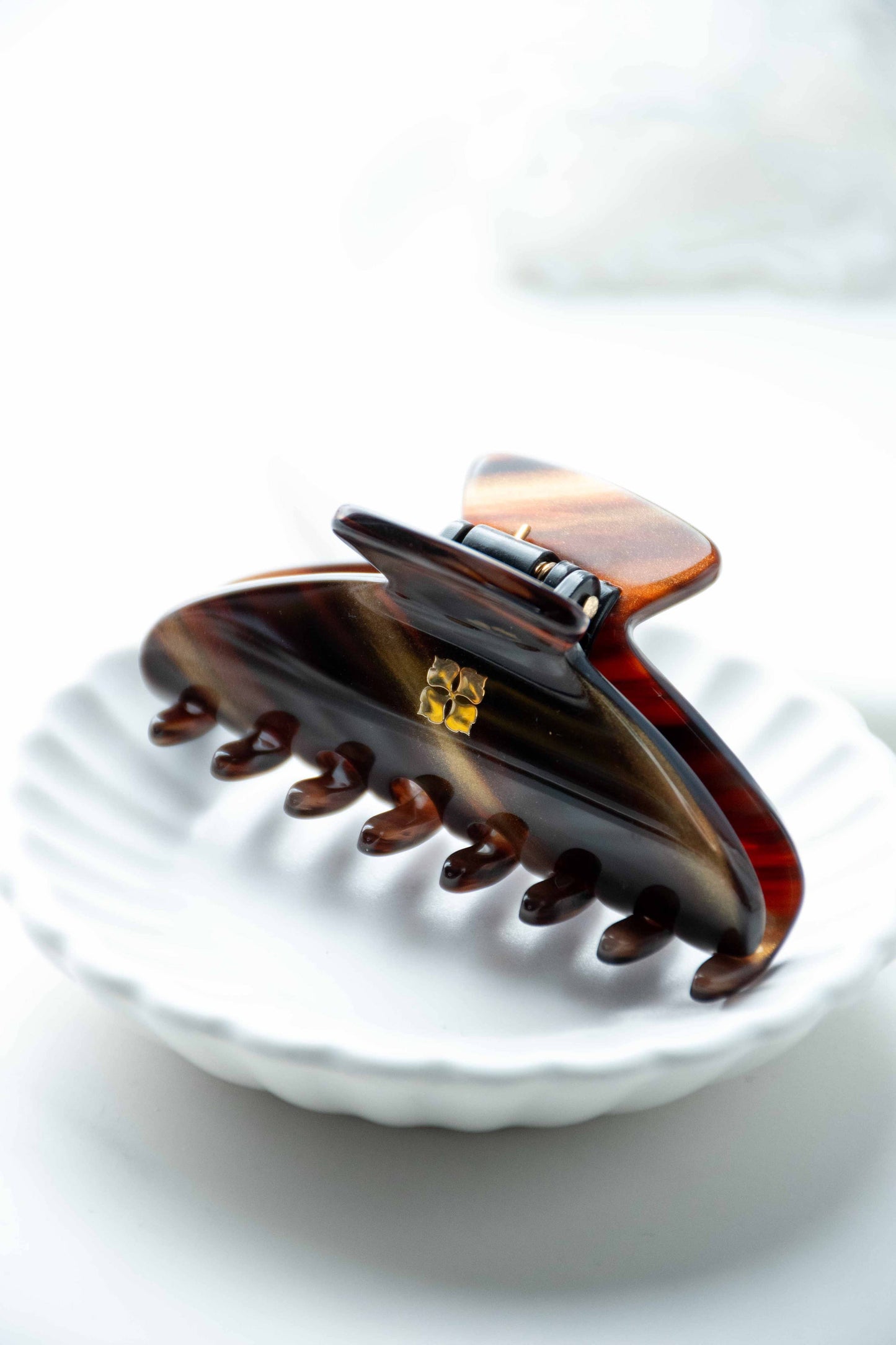 Glamour Grip Mini Claw in Tigers Eye