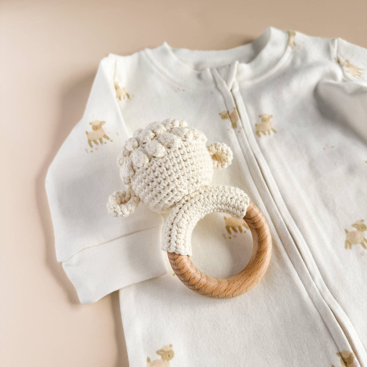 Organic Layette  Zipper Romper Lamb Baby Newborn Gift: Cream / 0-3m