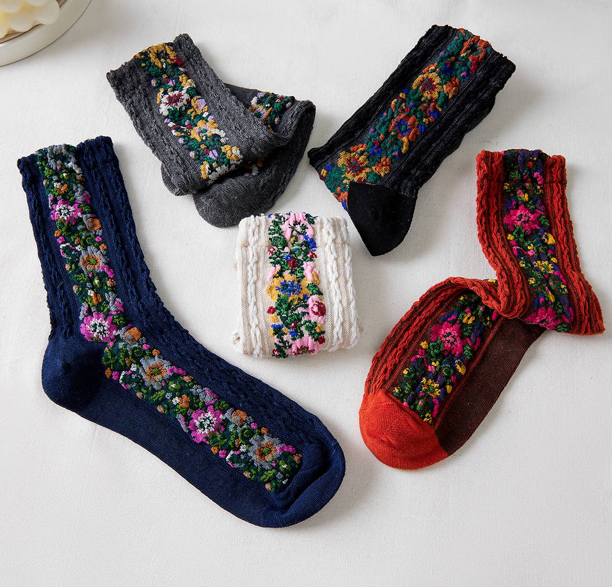 Rufia - Vintage Floral Print Summer Socks: WHITE / AVERAGE