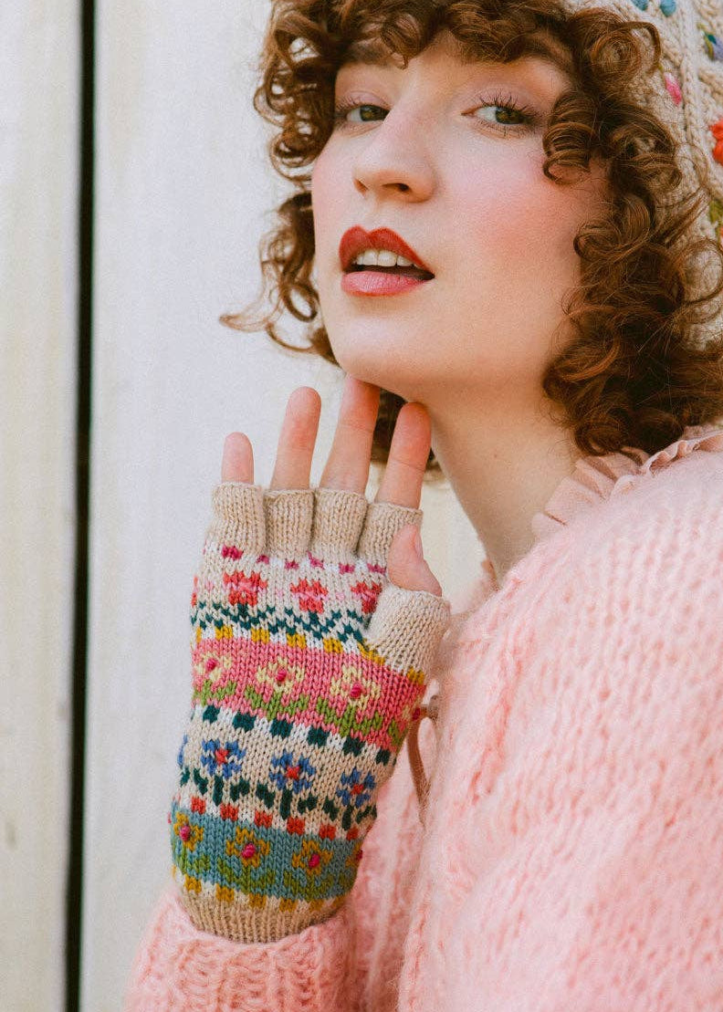 Tulip Fingerless Glove: Natural
