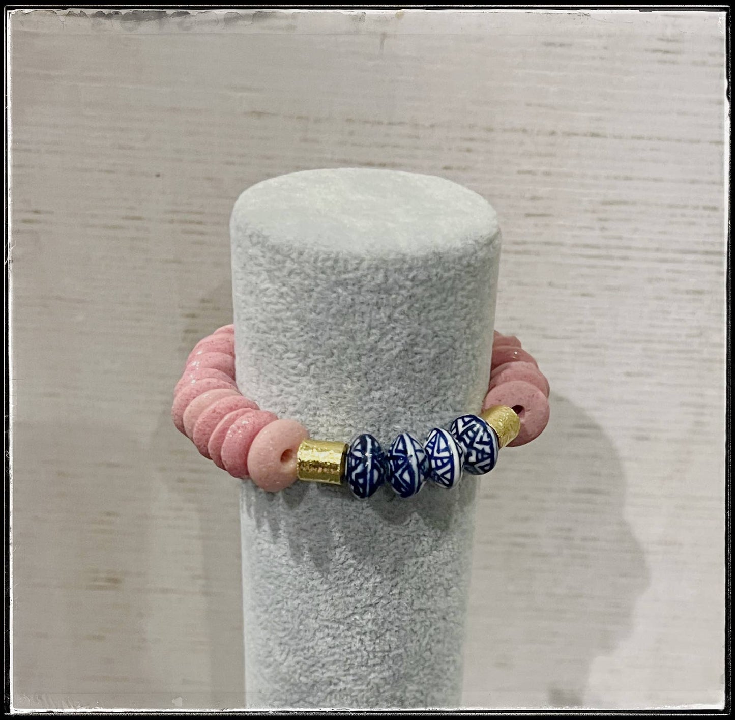 Ashanti Glass & Chinoiserie Saucer Bead Bracelet - Pink