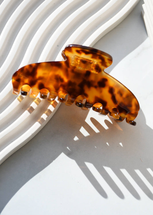 Oval Acetate Hair Claw in Classic