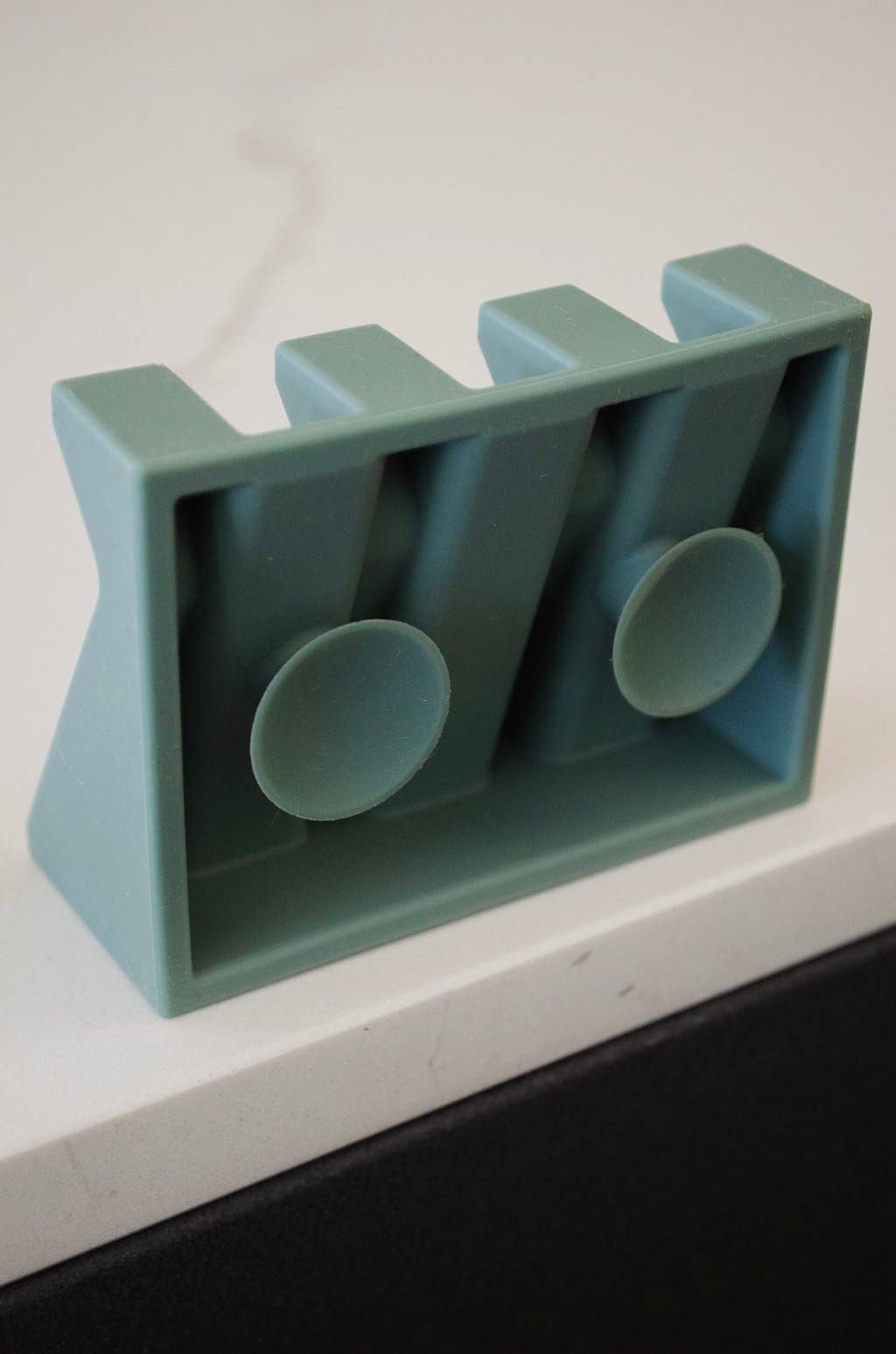 Silicone Draining Soap Dish: Black