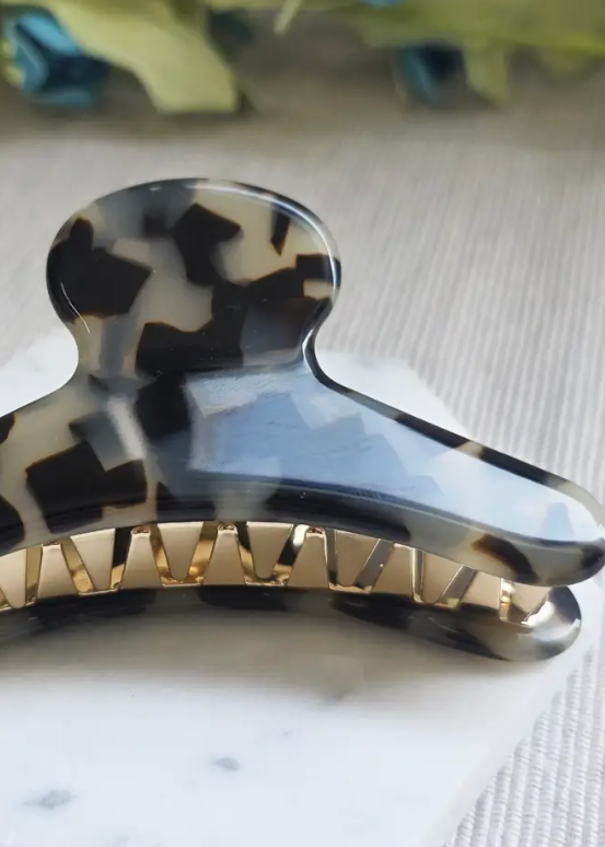 Blonde Tortoise Hair Clip