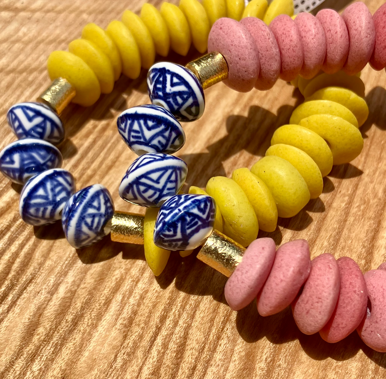 Ashanti Glass & Chinoiserie Saucer Bead Bracelet - Pink