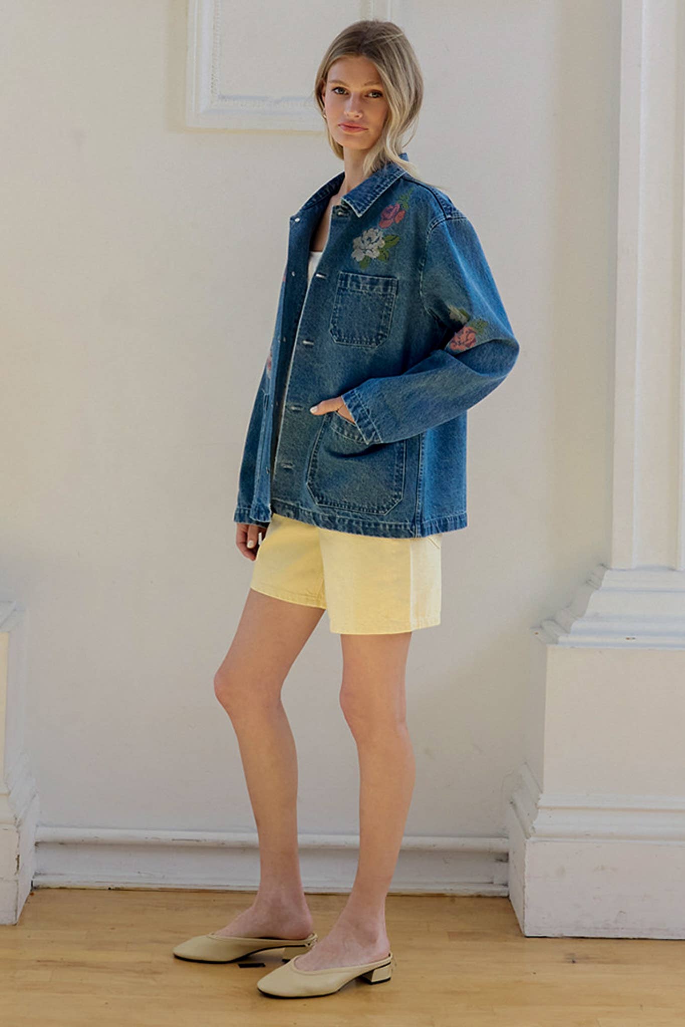 Floral Embroidered Denim Jacket - RJ1130: DENIM / S-M-L (3-2-1)