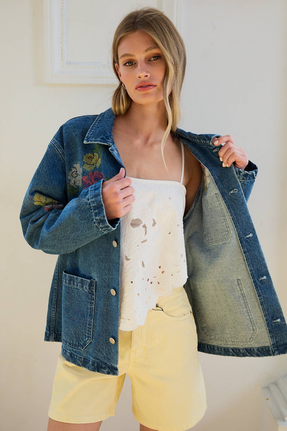 Floral Embroidered Denim Jacket - RJ1130: DENIM / S-M-L (3-2-1)